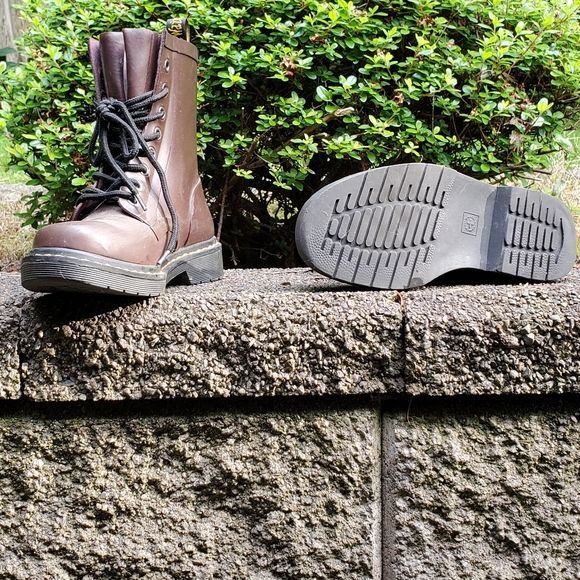 Dr. Martens boots size 5.5 - Picture 7 of 9